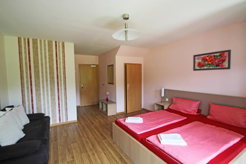 Gasthaus&Pension Am Kurfürstendamm Burg  Habitación foto